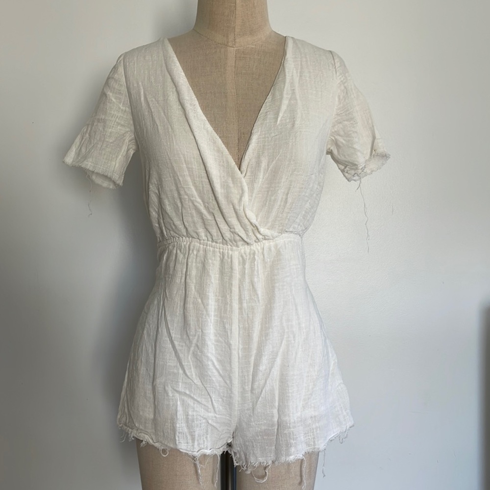Sadie & Sage White Gauze Short Sleeve Romper
